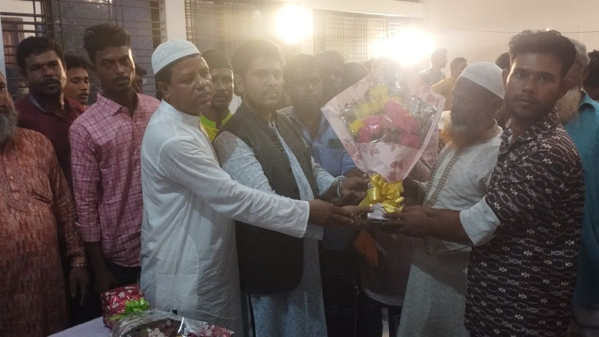 এবি পার্টিতে বিভিন্ন দলের নেতাকর্মীর যোগদান। ছবি- রূপালী বাংলাদেশ